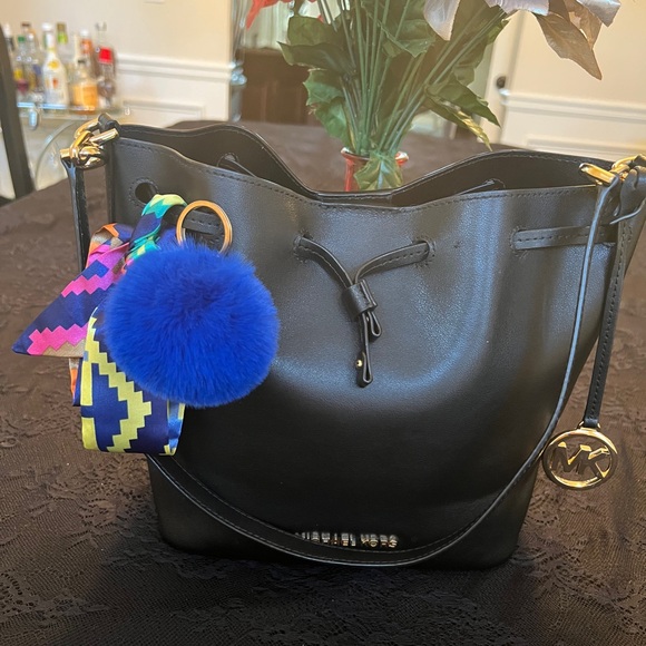 Michael Kors Handbags - Michael Kors Black leather Bucket Bag with Gold Tone HardWare